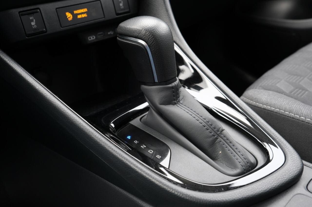 Toyota YARIS 1.5 Hybrid 115 First Edition Automaat | Apple Carplay / Androi
