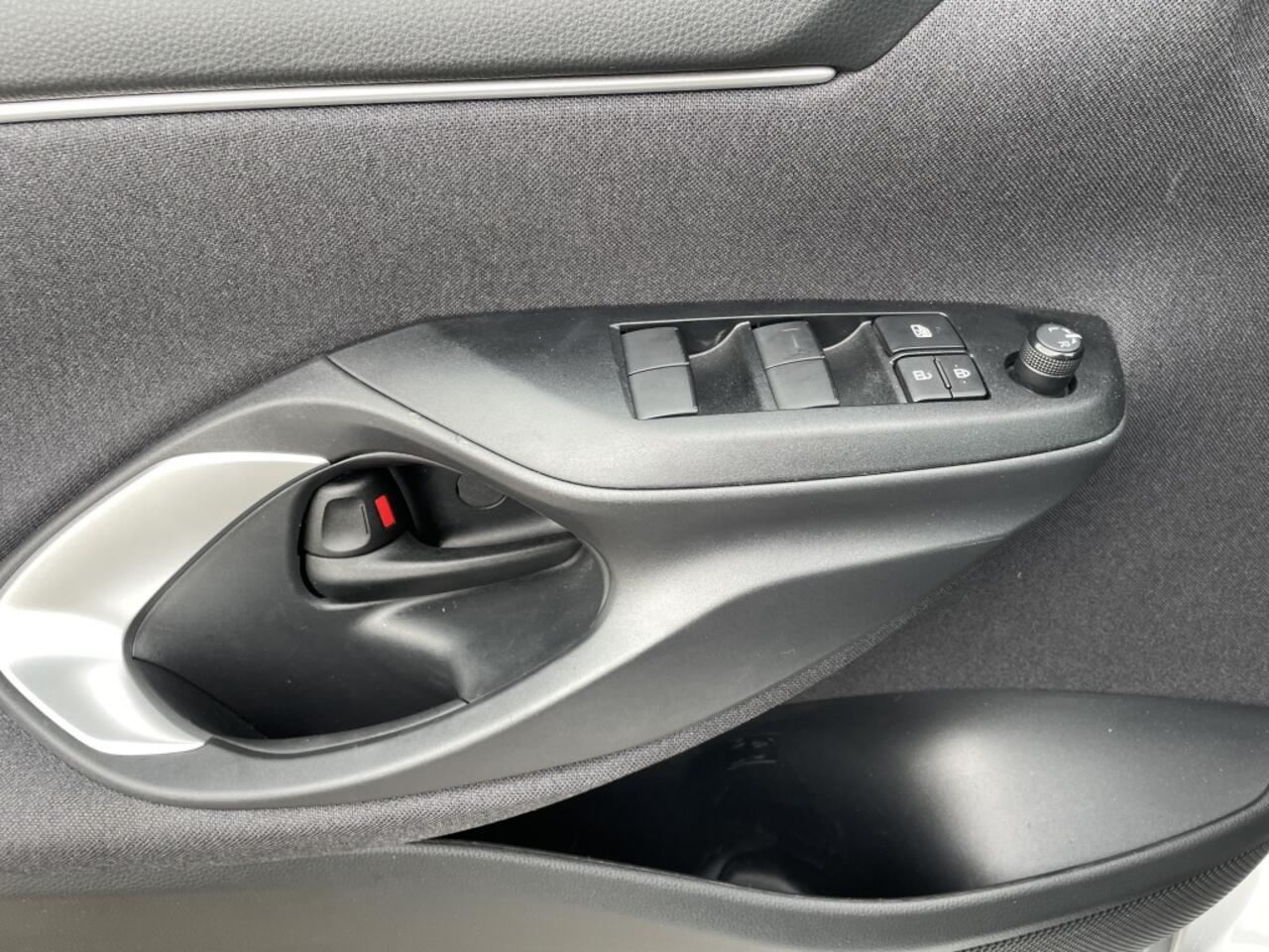 Toyota YARIS 1.5 Hyb. Business Plus | Camera | Carplay | Adaptive cruise