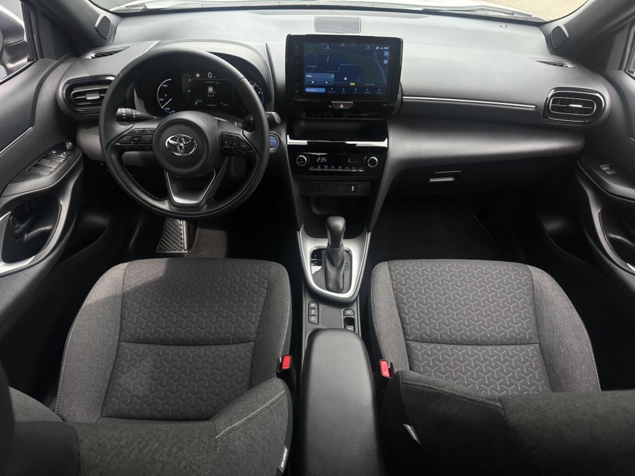 Toyota YARIS Cross 1.5 Hybrid Dynamic / Navigatie / camera