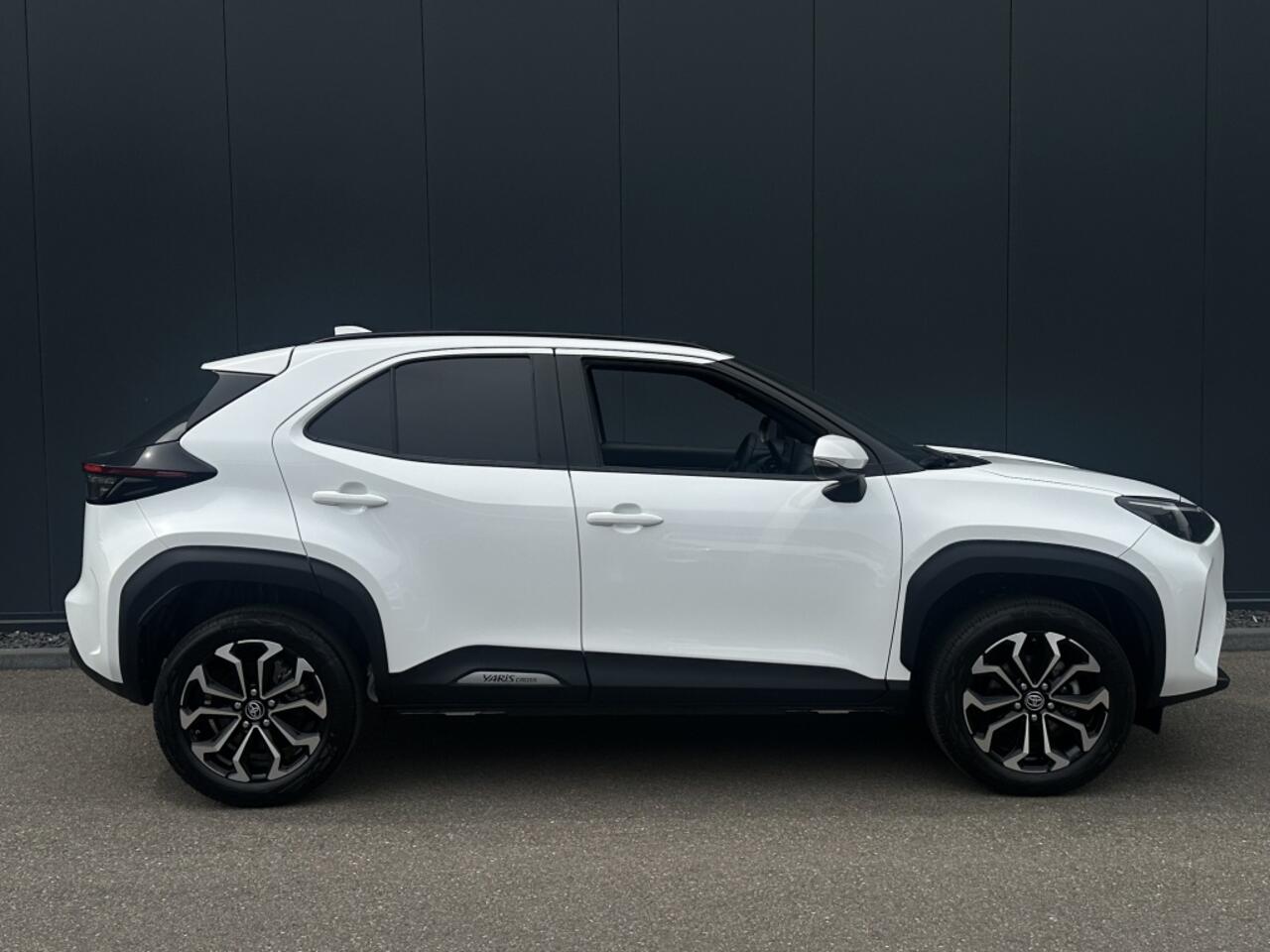 Toyota YARIS Cross 1.5 Hybrid Dynamic / Navigatie / camera