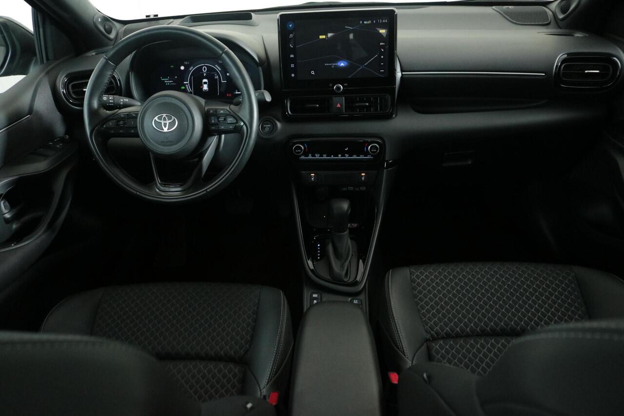 Toyota YARIS 1.5 Hybrid 130 Executive Limited, Panodak , JBL audio , Stuur- en stoelverwarming