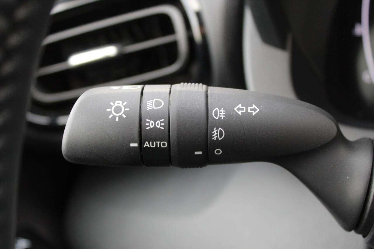 Toyota YARIS 1.5 Hybrid 115 Style | Sensoren v/a | Android Auto | Stu