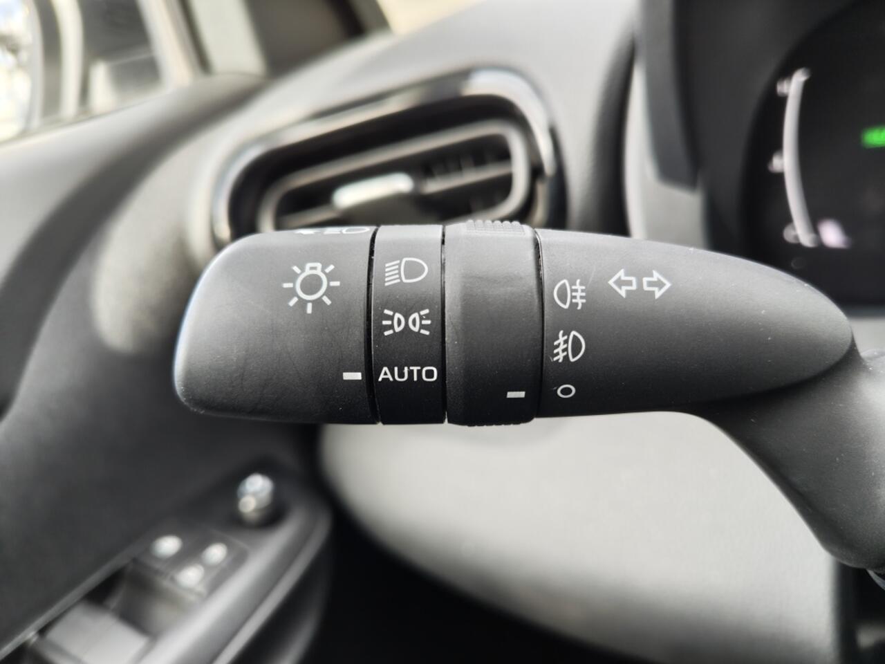 Toyota YARIS Cross 1.5 Hybrid 115 Active Plus | Stoel & Stuurverwarming | Android A