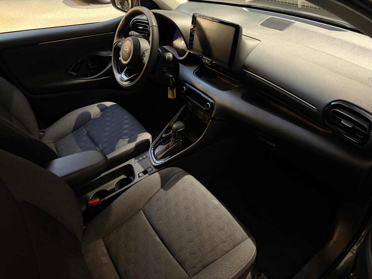 Toyota YARIS Hybrid 115 Dynamic