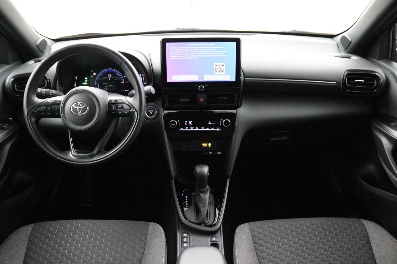 Toyota YARIS Cross 1.5 Hybrid 115 First Edition | Apple Carplay/Android Auto | All Season Banden | Achteruitrijcamera |