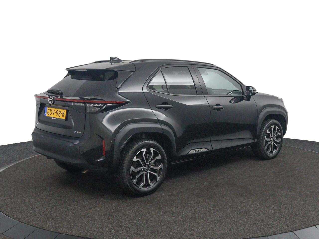 Toyota YARIS Cross 1.5 Hybrid 115 First Edition | Apple Carplay/Android Auto | All Season Banden | Achteruitrijcamera |