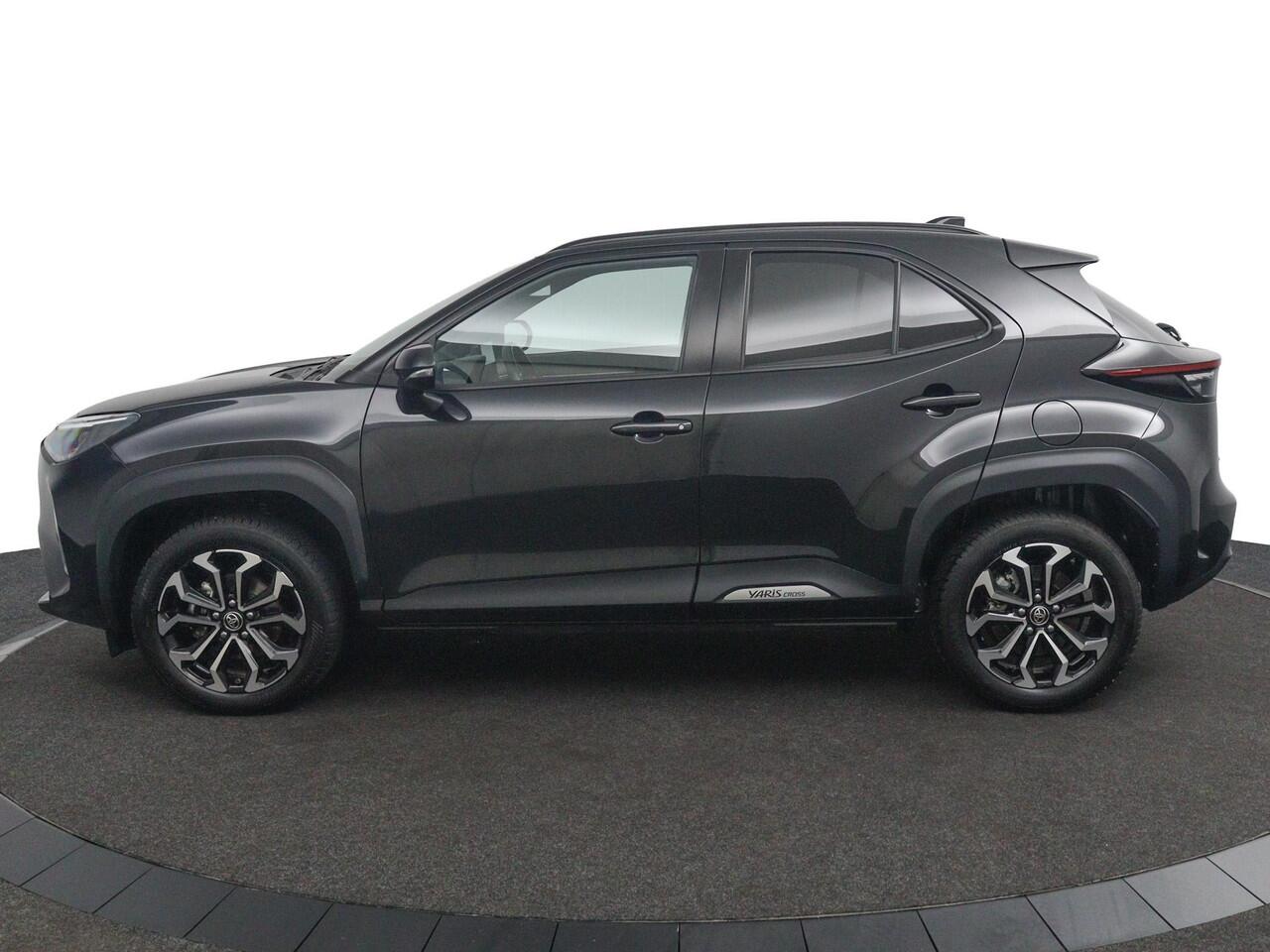 Toyota YARIS Cross 1.5 Hybrid 115 First Edition | Apple Carplay/Android Auto | All Season Banden | Achteruitrijcamera |