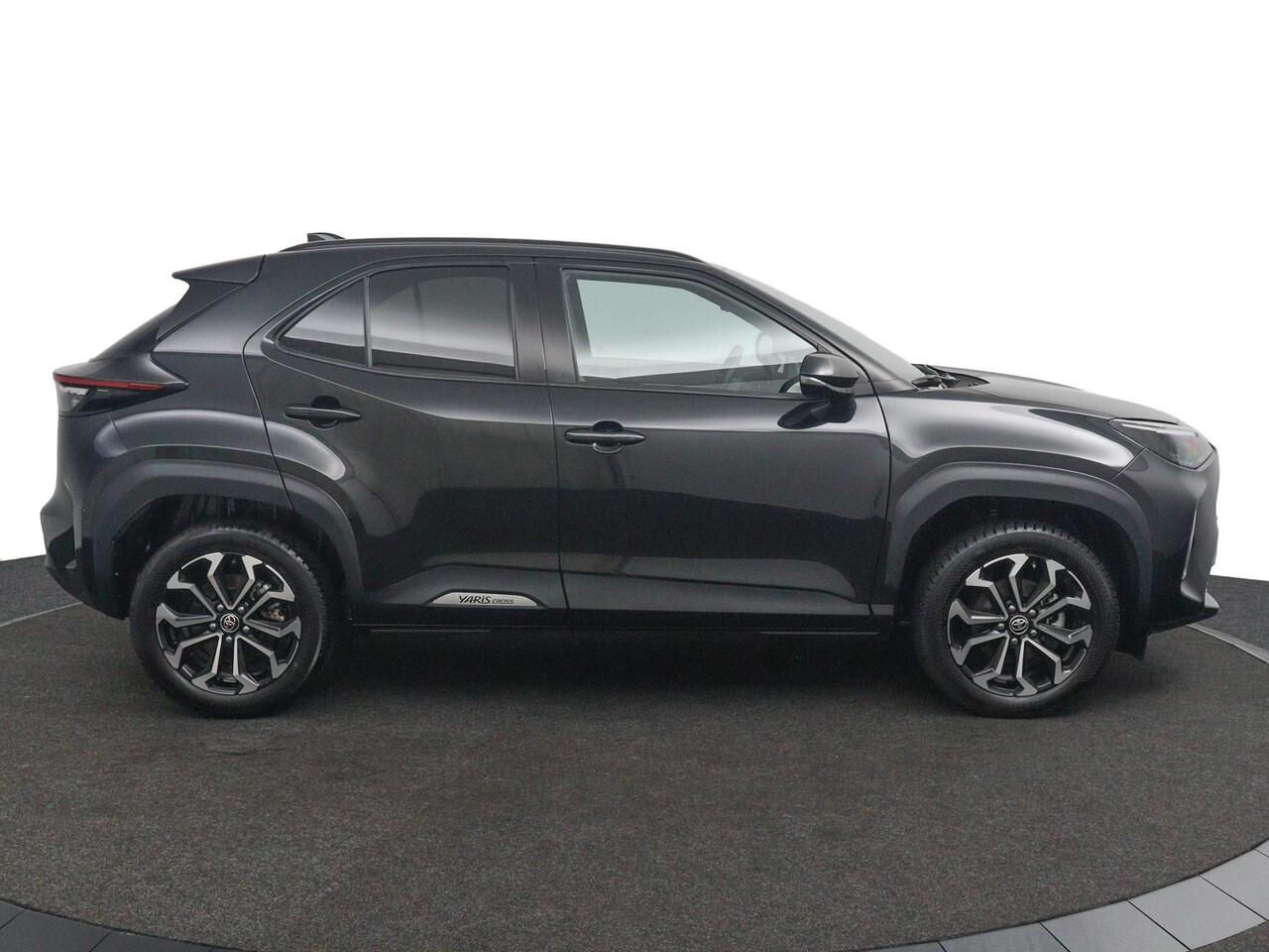 Toyota YARIS Cross 1.5 Hybrid 115 First Edition | Apple Carplay/Android Auto | All Season Banden | Achteruitrijcamera |