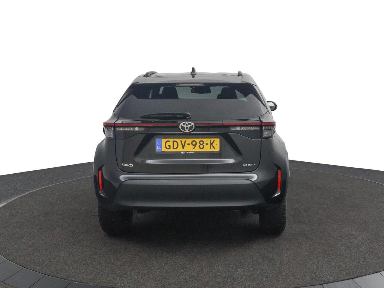 Toyota YARIS Cross 1.5 Hybrid 115 First Edition | Apple Carplay/Android Auto | All Season Banden | Achteruitrijcamera |