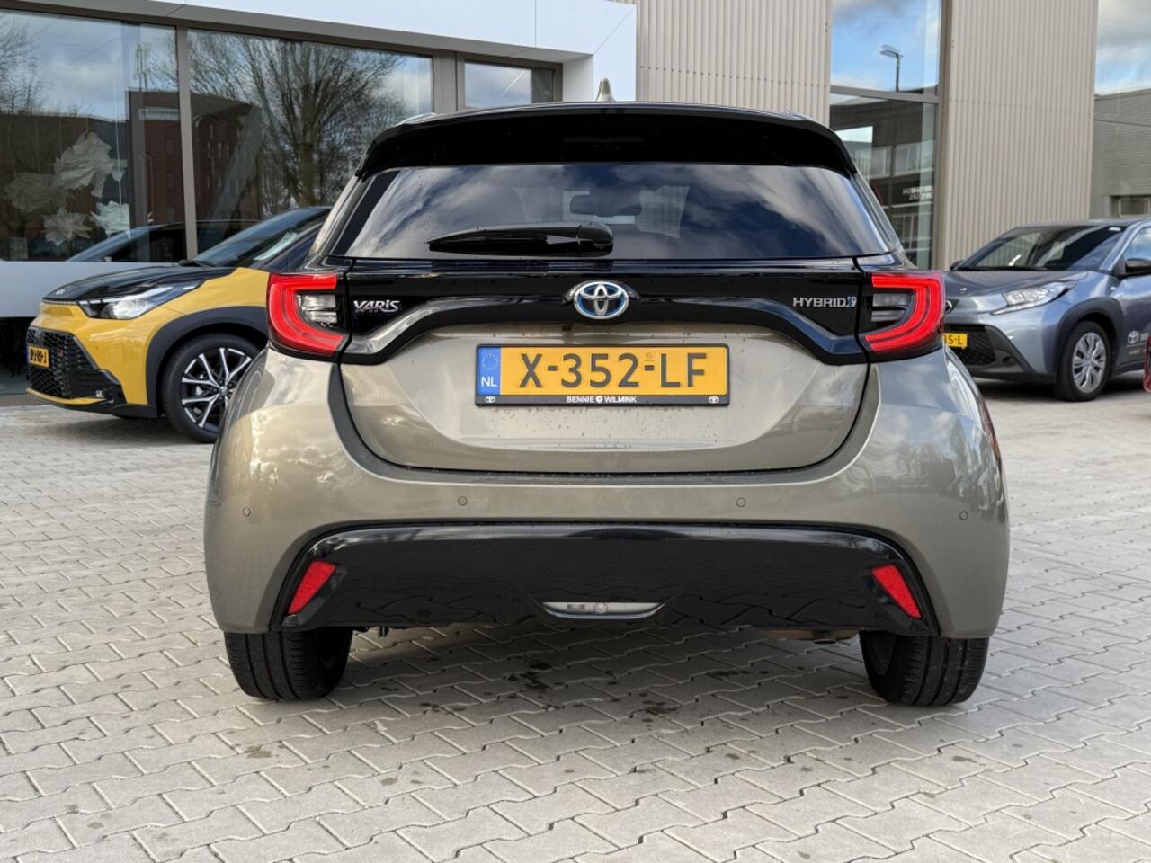 Toyota YARIS 1.5 Hybride Executive | Parkeersensoren V+A | Blindspot