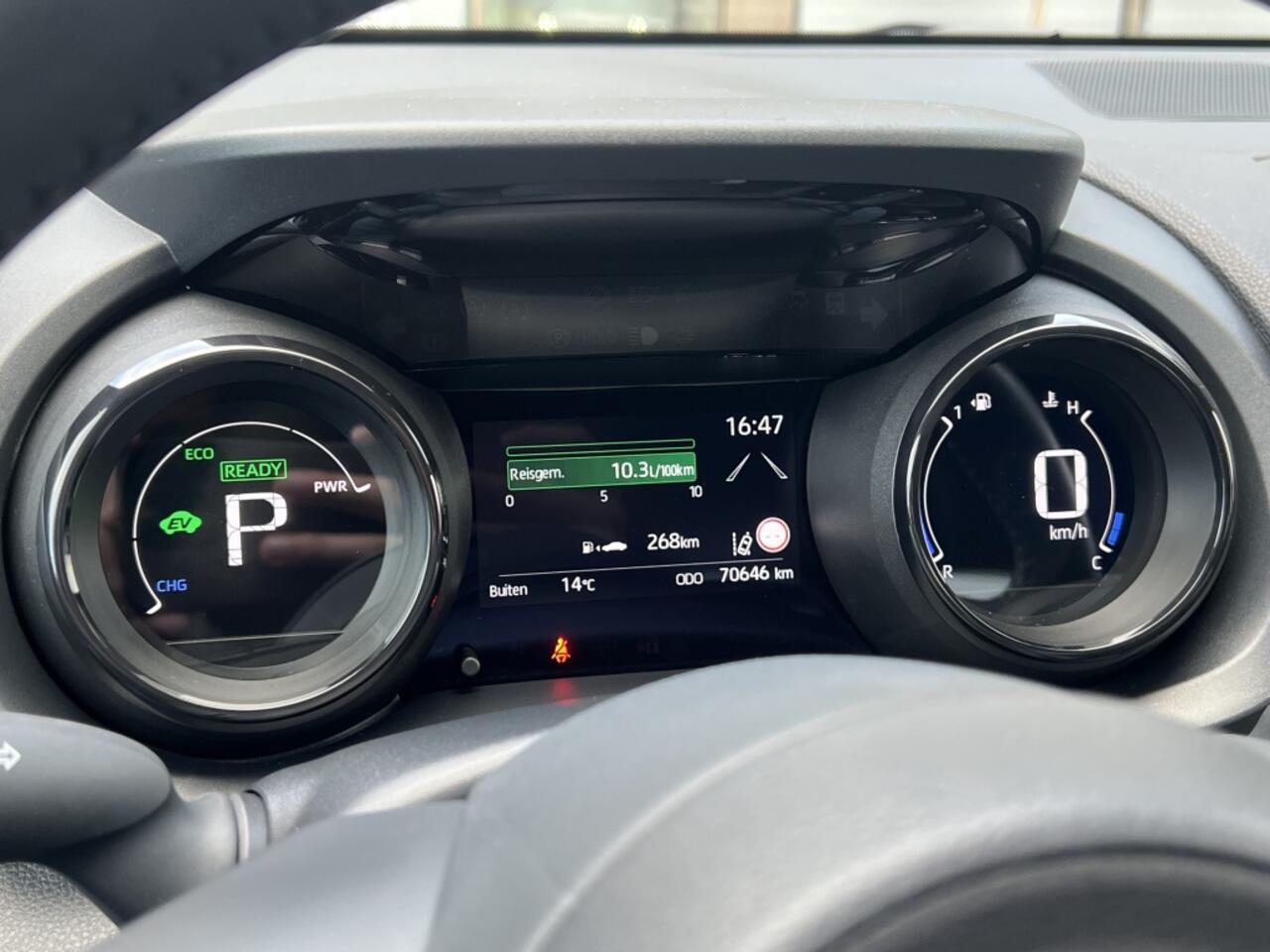 Toyota YARIS 1.5 Hybride Executive | Parkeersensoren V+A | Blindspot