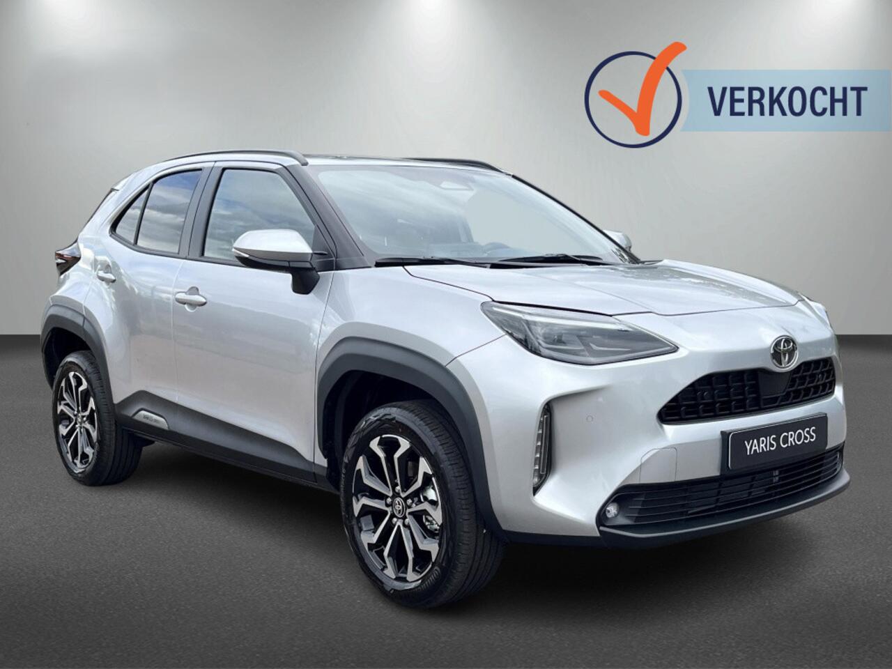 Toyota YARIS Cross 1.5 Hybride 130 pk Black Edition, Safety + Winter pakket.