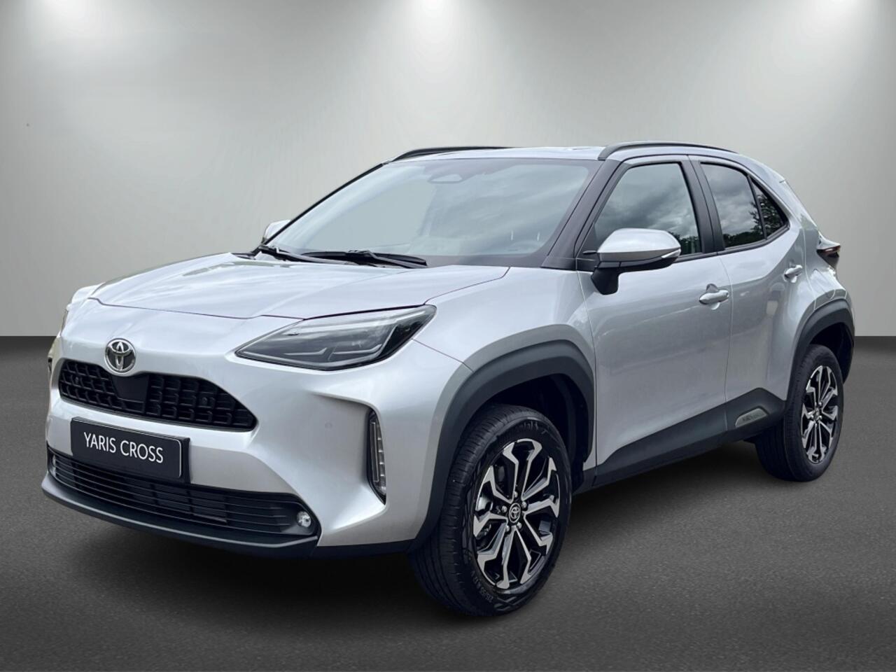 Toyota YARIS Cross 1.5 Hybride 130 pk Black Edition, Safety + Winter pakket.