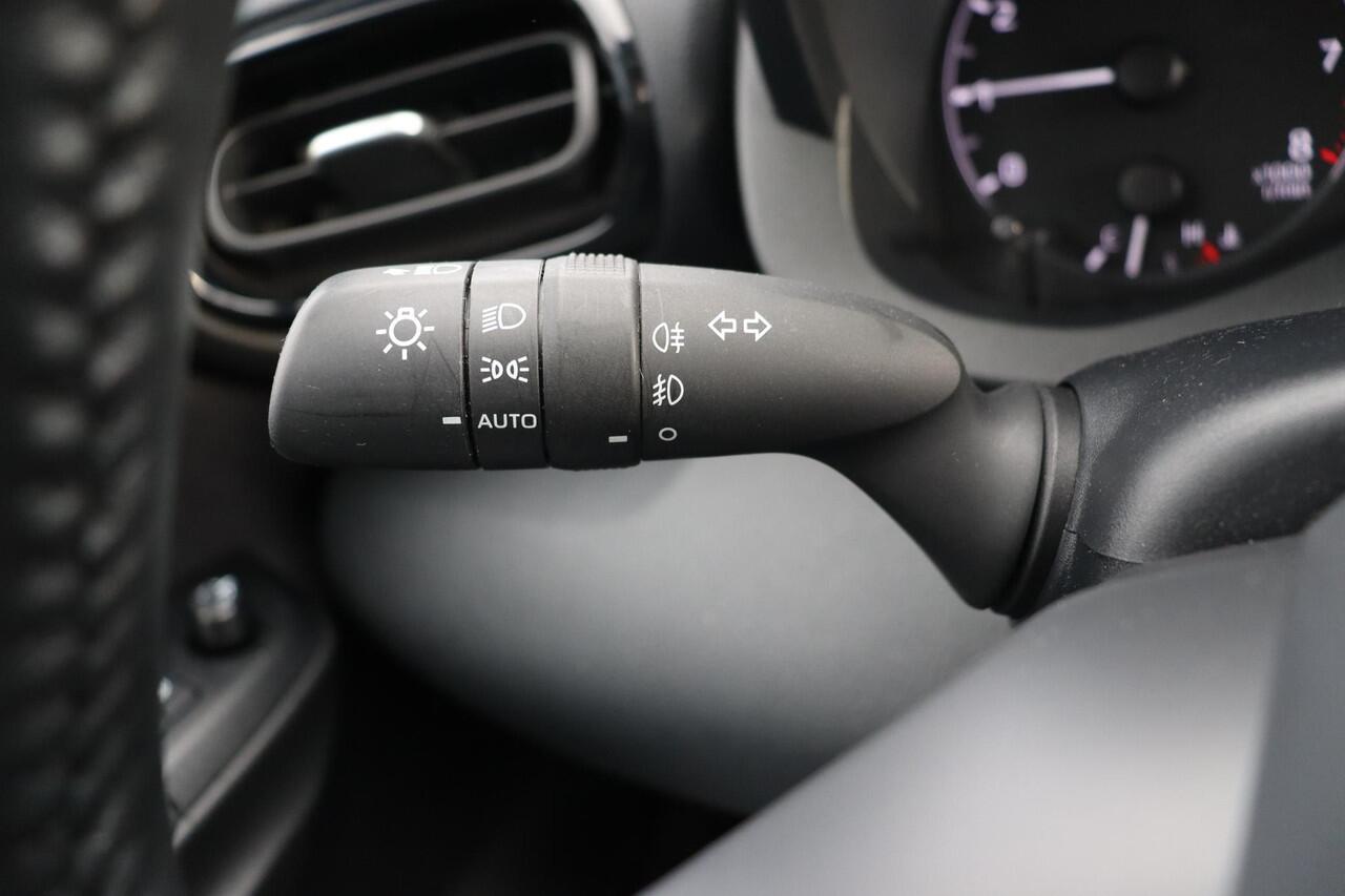 Toyota YARIS 1.5 VVT-i Dynamic Limited, Stoel & Stuurverwarming , Adaptieve Cruise control, Parkeercamera, Apple Carplay, Android Auto.