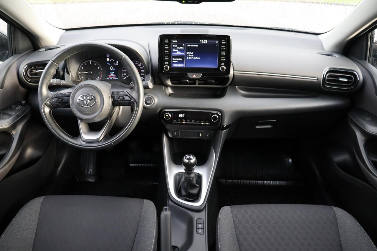 Toyota YARIS 1.5 VVT-i Dynamic Limited, Stoel & Stuurverwarming , Adaptieve Cruise control, Parkeercamera, Apple Carplay, Android Auto.
