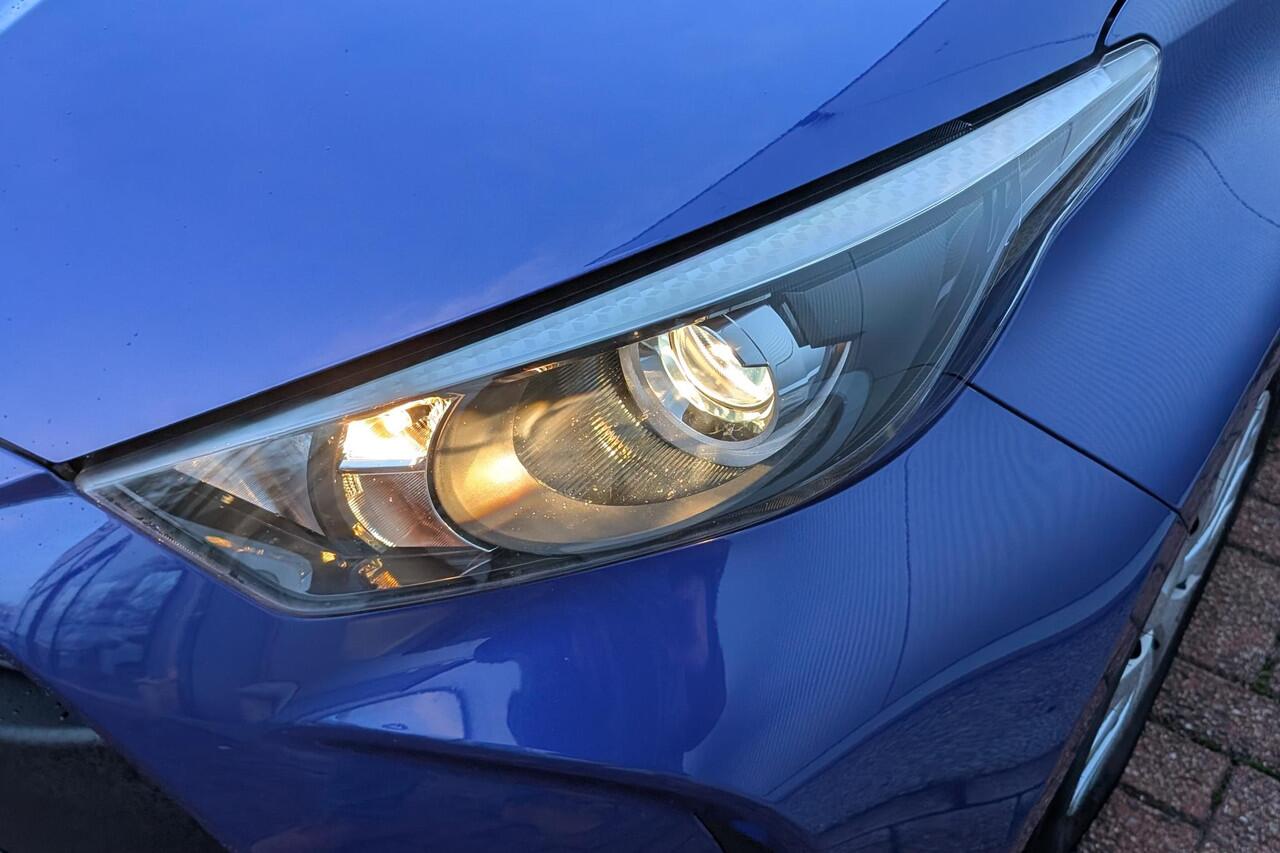 Toyota YARIS 1.5 Hybrid 115 Comfort Achteruitrijcamera, Navigatie met Apple Carplay & Android Auto