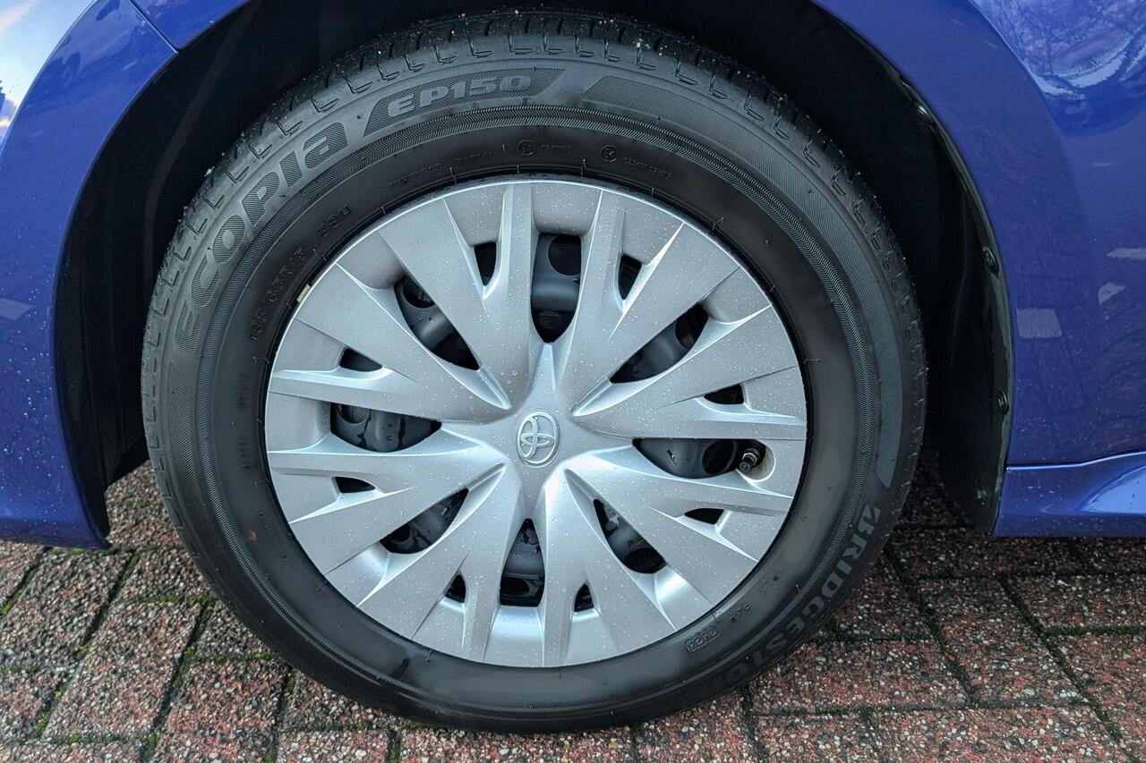 Toyota YARIS 1.5 Hybrid 115 Comfort Achteruitrijcamera, Navigatie met Apple Carplay & Android Auto