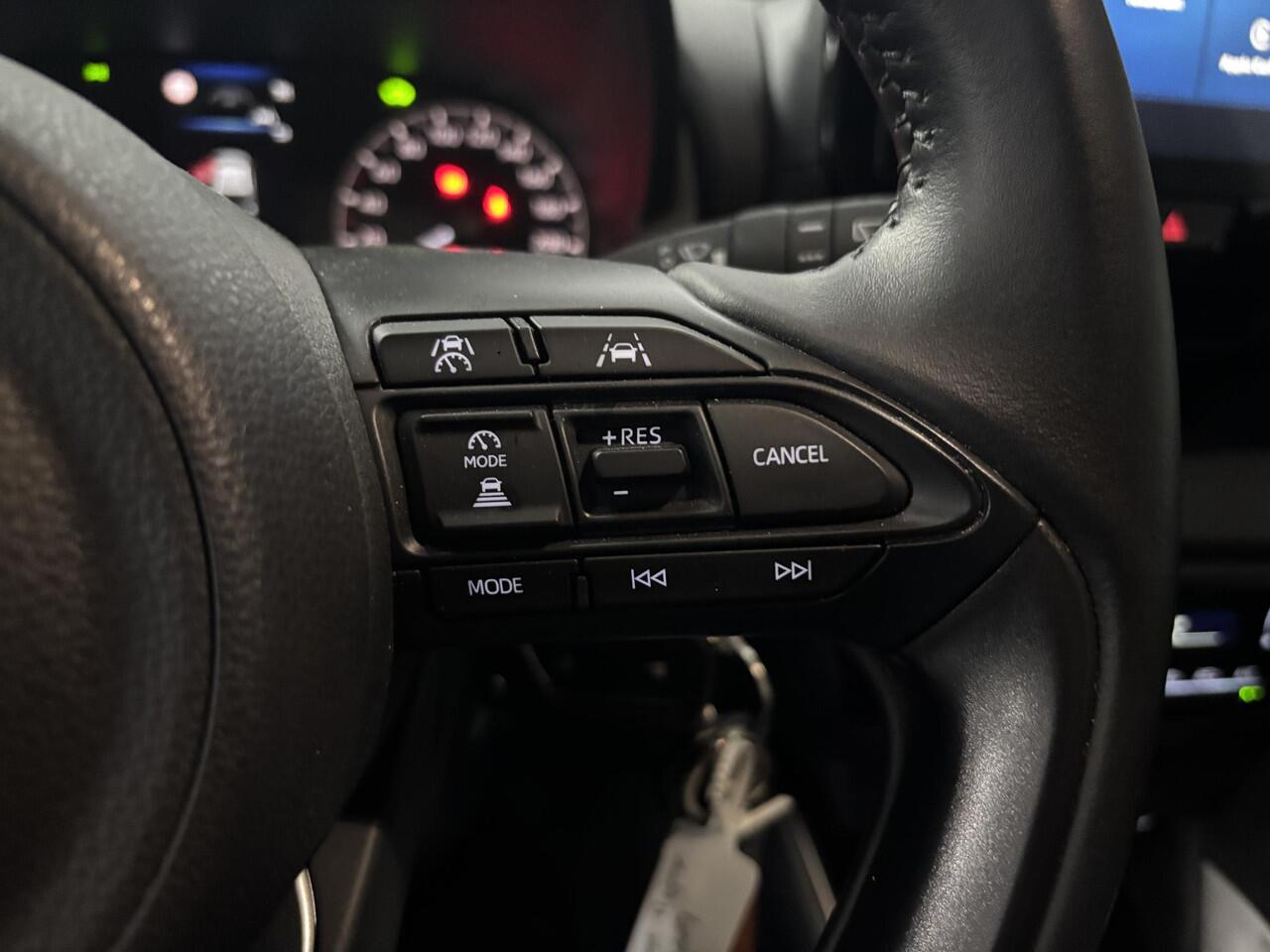 Toyota YARIS 1.5 Hybrid 115 Active NIEUW MODEL, Draadloze carplay, LM velgen, 1e eigenaar NL Auto slechts 9011km!