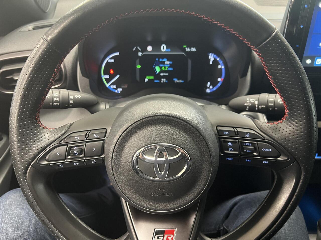 Toyota YARIS Cross 1.5 Hybrid GR Sport Bi-Tone