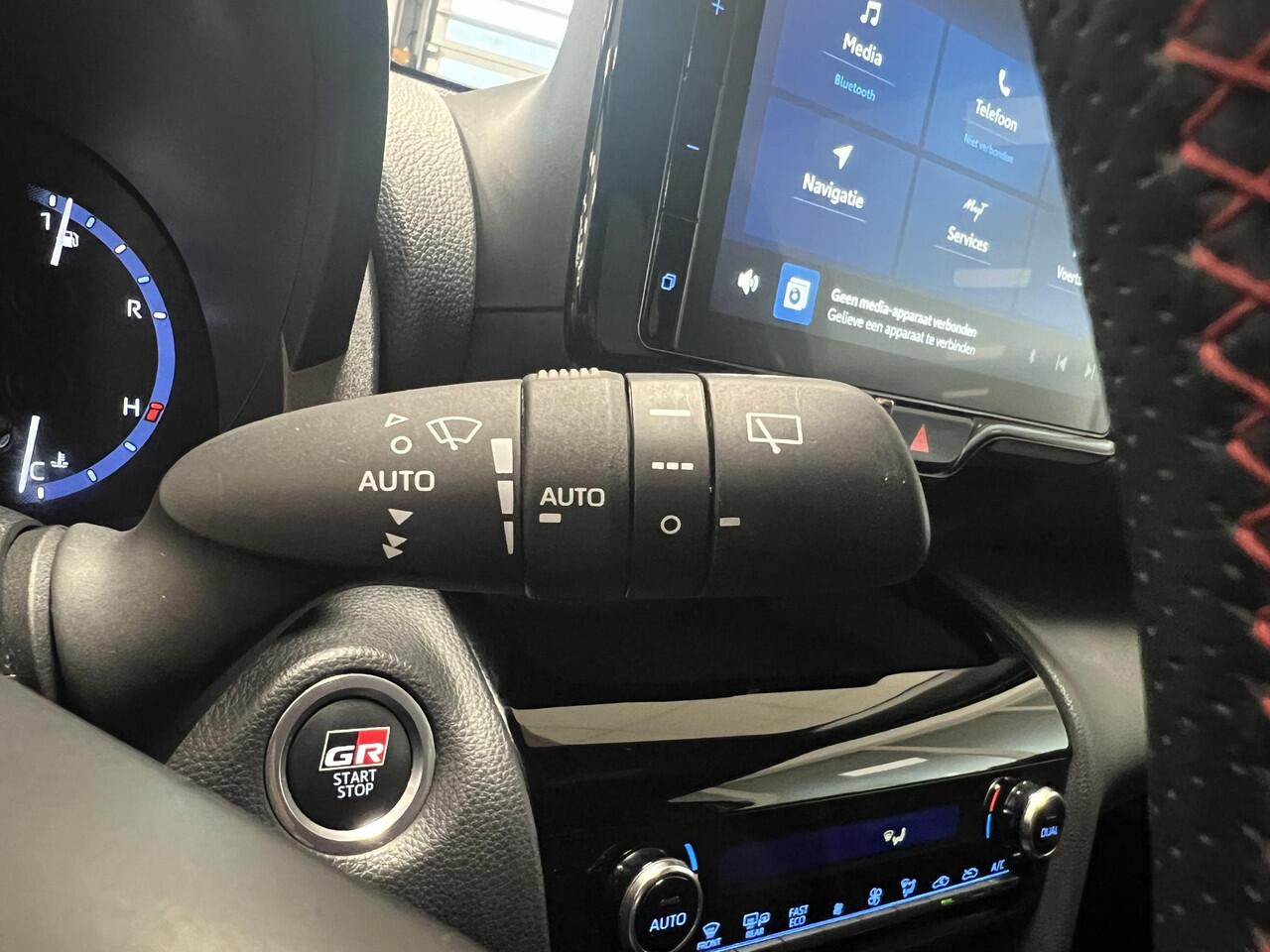 Toyota YARIS Cross 1.5 Hybrid GR Sport Bi-Tone