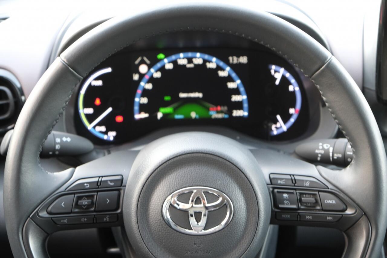 Toyota YARIS Cross 1.5 Hybrid Executive Automaat | Draadloos laden telefoon | Head-