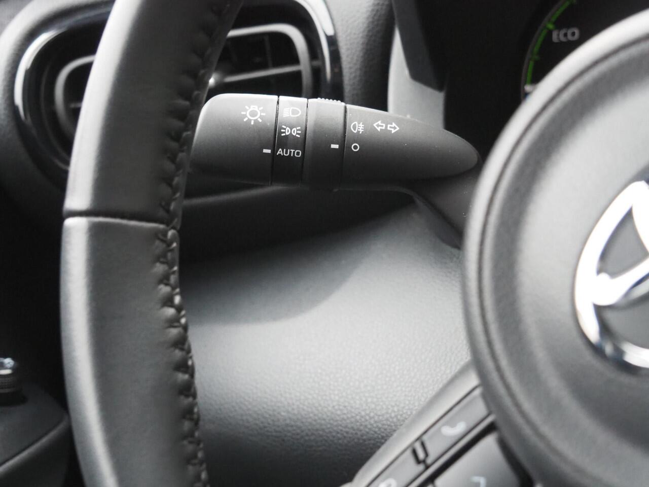 Toyota YARIS 1.5 Hybrid 115 Comfort| Navigatie| Cruisecontrole