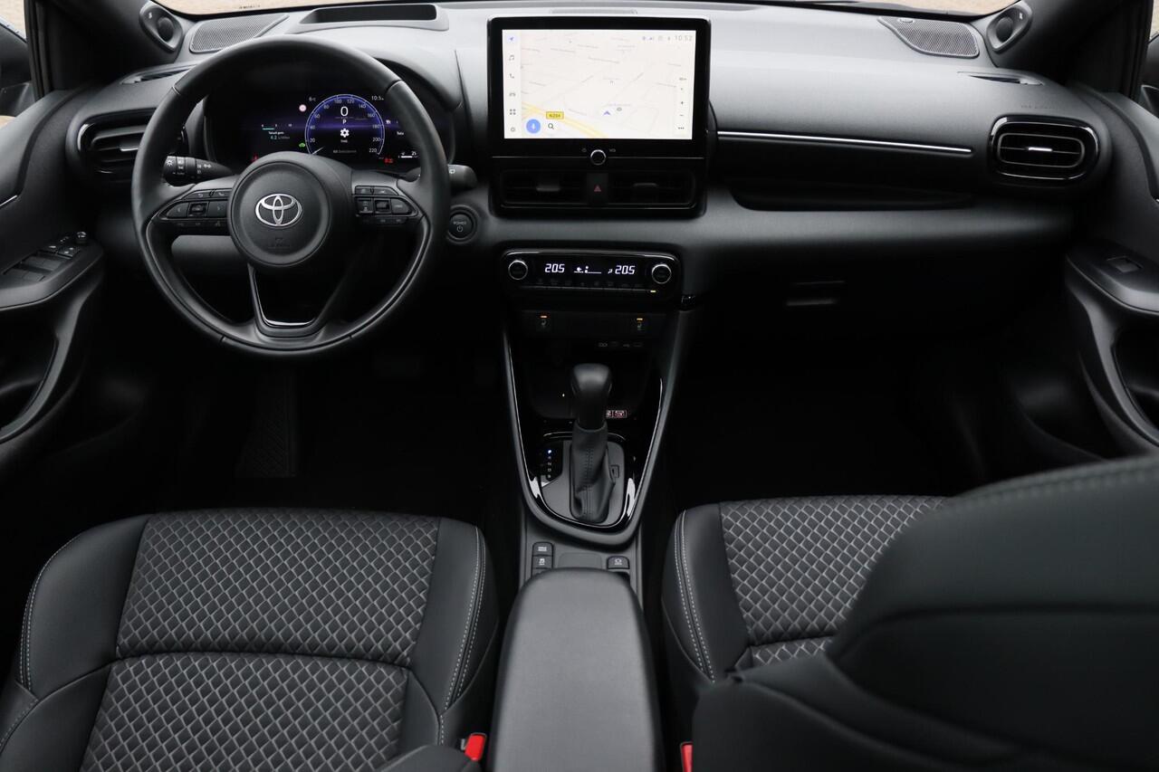 Toyota YARIS 1.5 Hybrid 130 Executive, Premium Pack , Panoramadak , Stoel- en stuurverwarming , Head-Up Dispay