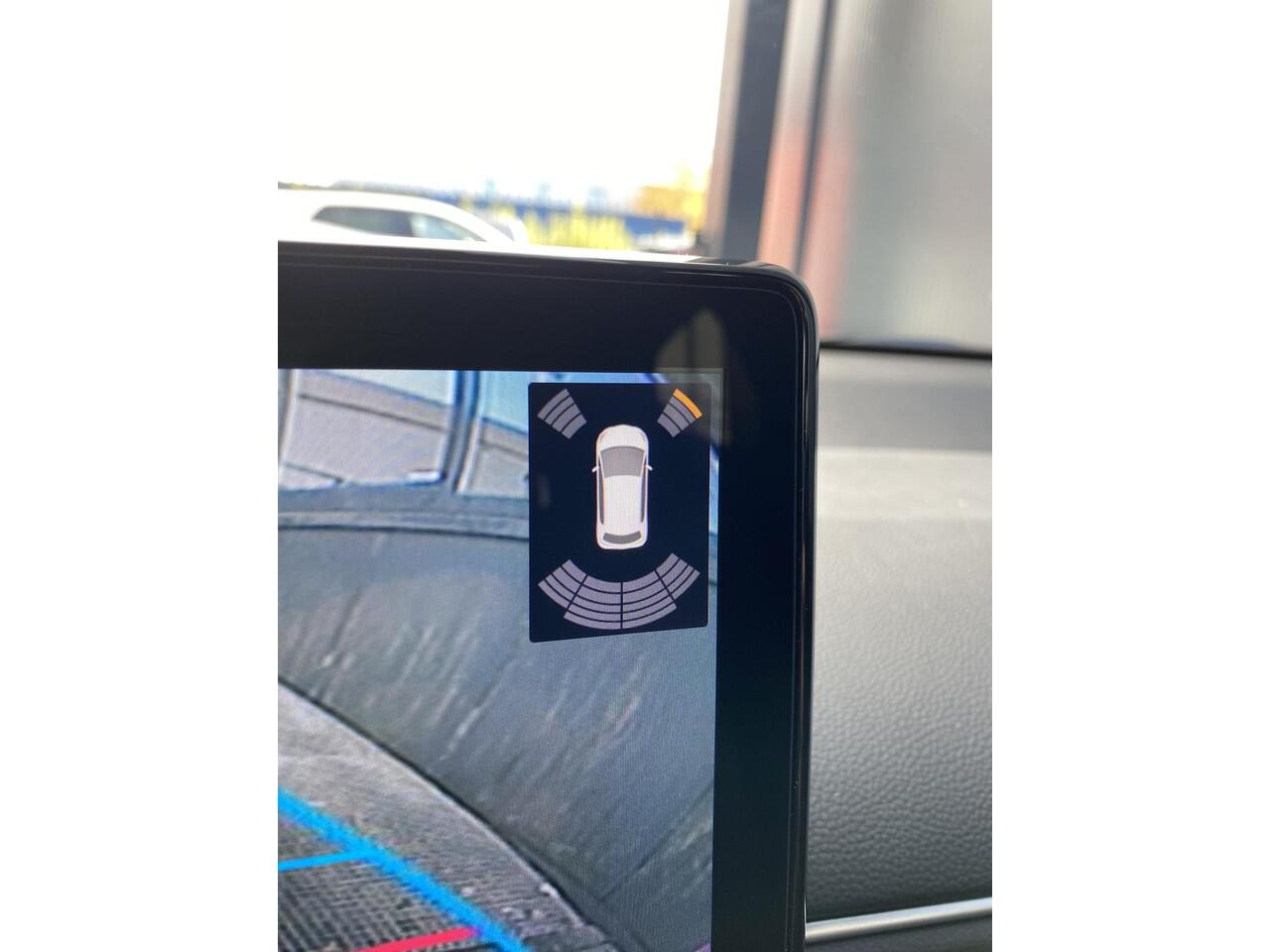 Toyota YARIS 1.5 Hybrid 130 Executive Mega veel luxe, NL-auto, Dodehoekdetectie, stoel- & stuurverwarming, navigatie Apple CarPlay/Android Auto, parkeersensoren v&a, ACC