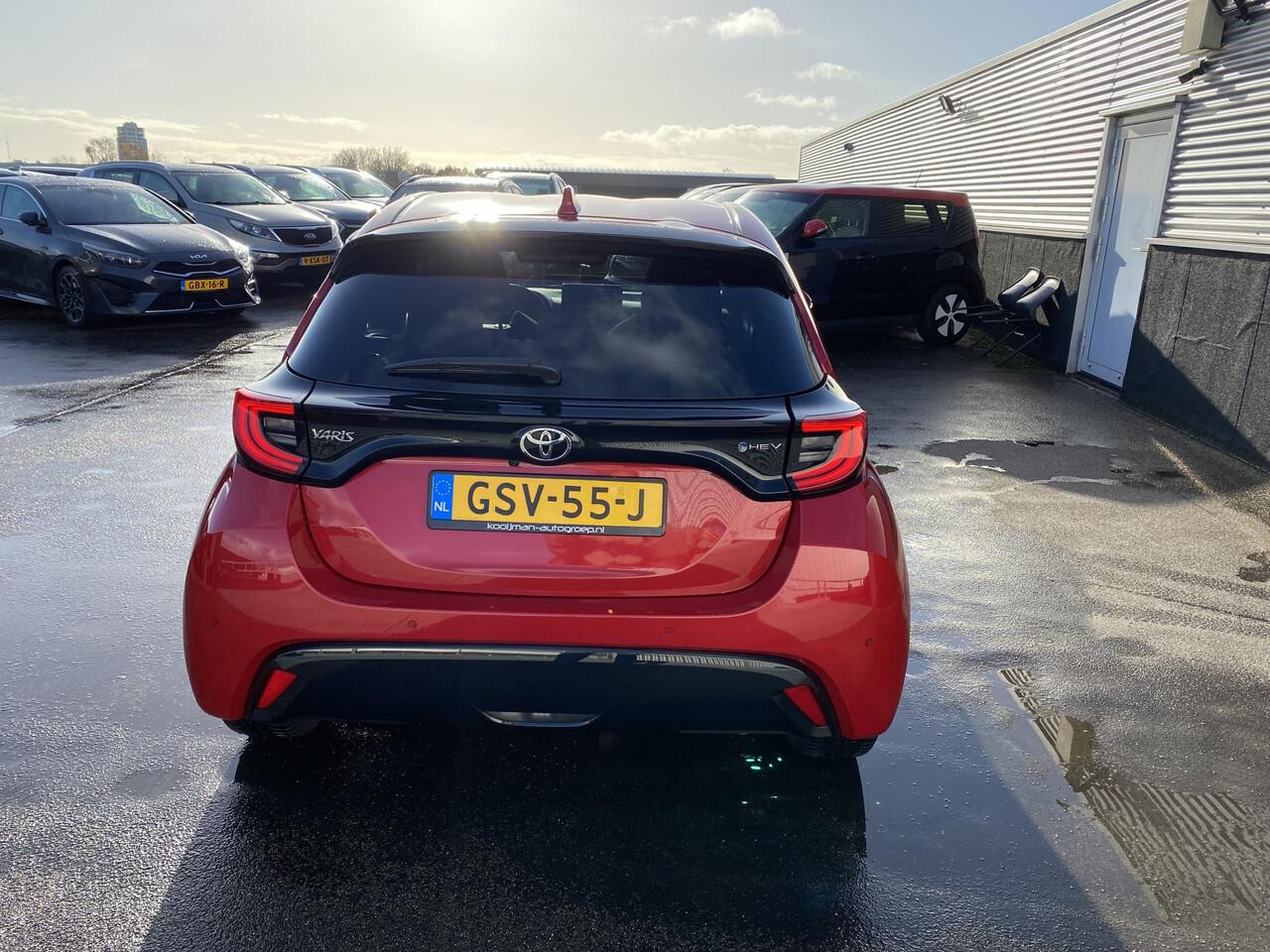 Toyota YARIS 1.5 Hybrid 130 Executive Mega veel luxe, NL-auto, Dodehoekdetectie, stoel- & stuurverwarming, navigatie Apple CarPlay/Android Auto, parkeersensoren v&a, ACC