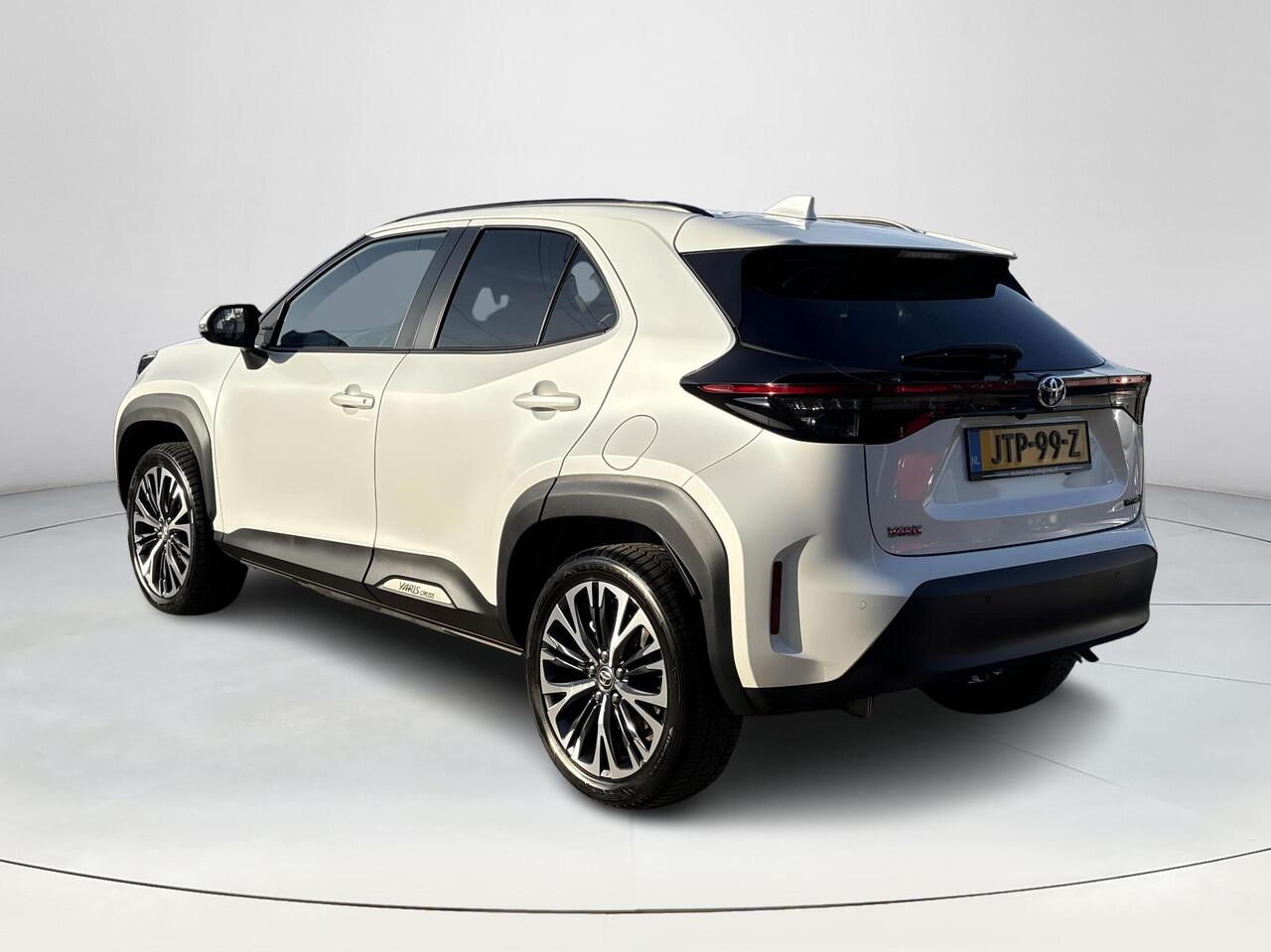 Toyota YARIS Cross 1.5 Hybrid Executive **DODEHOEK DETECTIE/ STUURVERWARMING/ PARKEERSENSOREN**