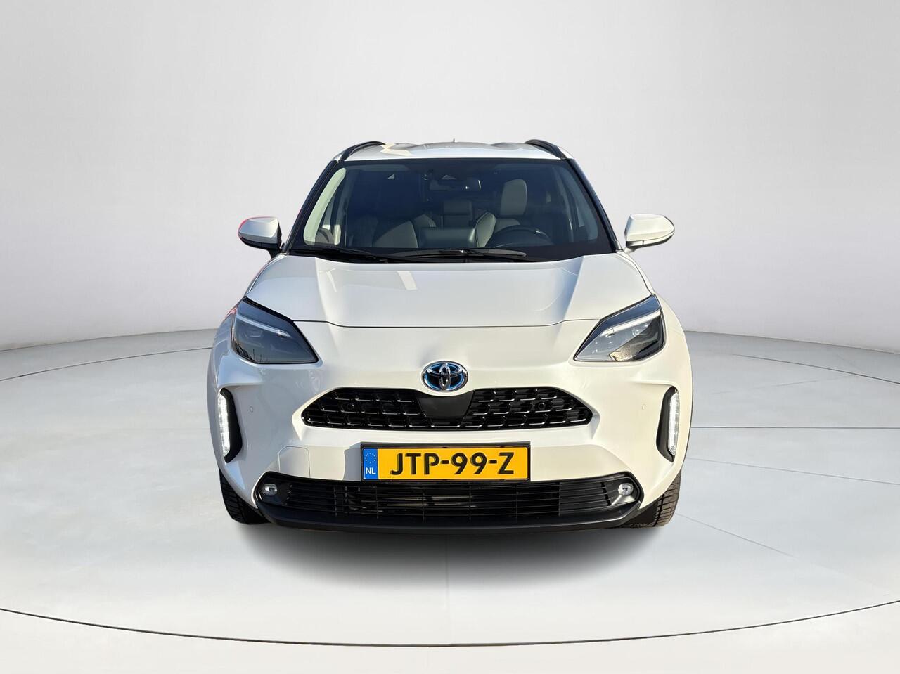 Toyota YARIS Cross 1.5 Hybrid Executive **DODEHOEK DETECTIE/ STUURVERWARMING/ PARKEERSENSOREN**