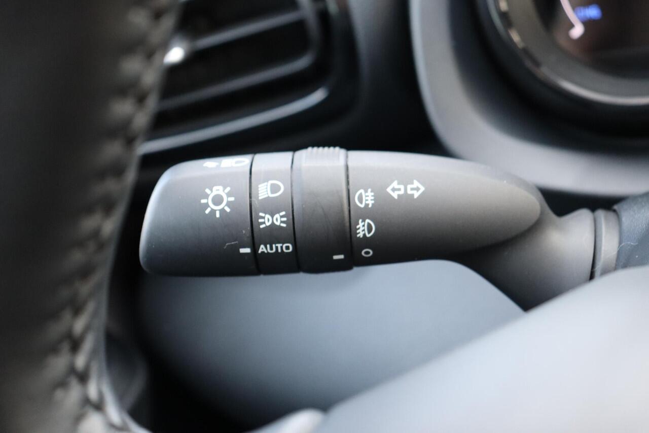 Toyota YARIS 1.5 Hybrid Dynamic Plus, Head Up Display Stoel en stuurverwarming, Apple Carplay, Android Auto.