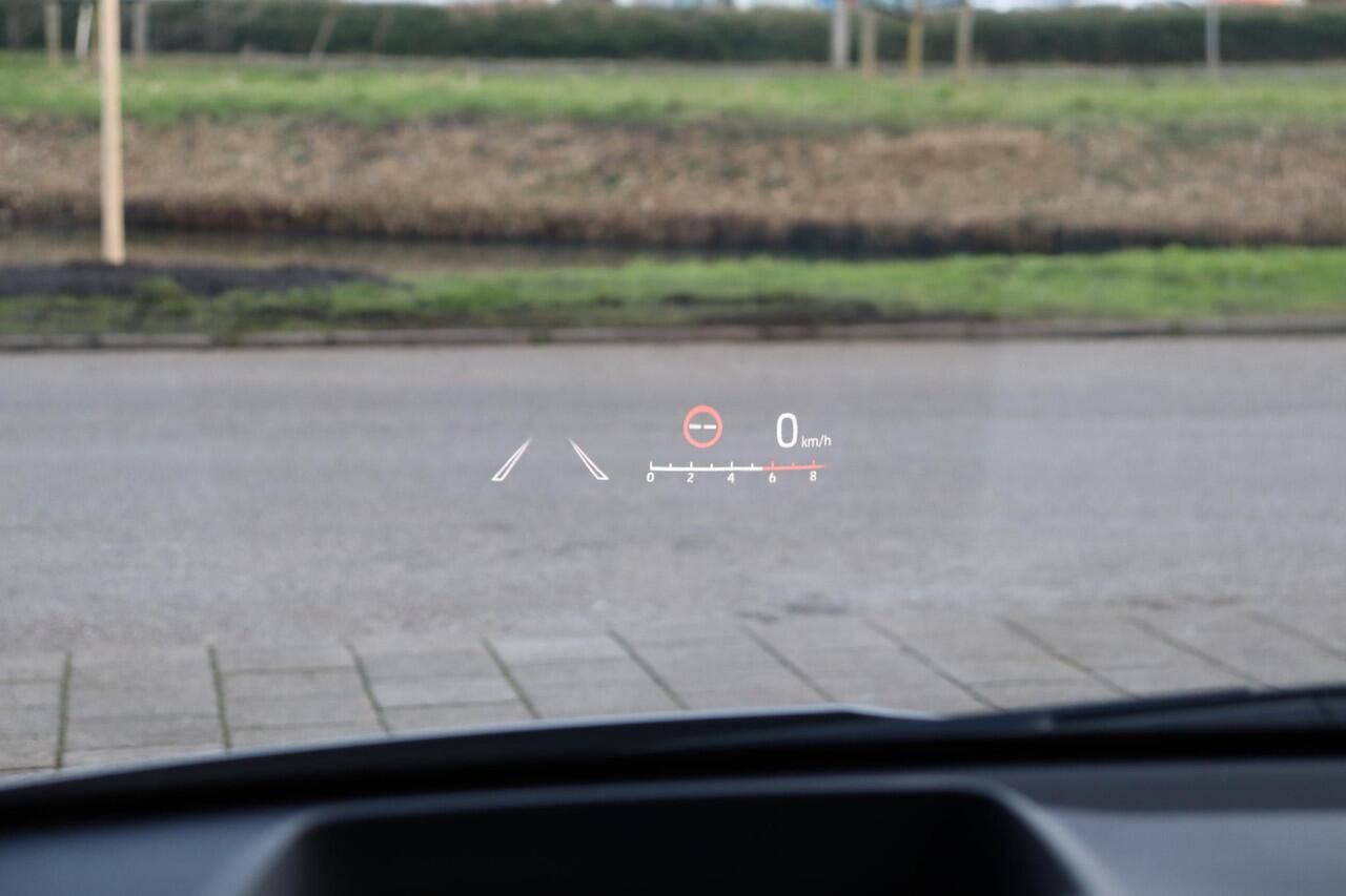 Toyota YARIS 1.5 Hybrid Dynamic Plus, Head Up Display Stoel en stuurverwarming, Apple Carplay, Android Auto.