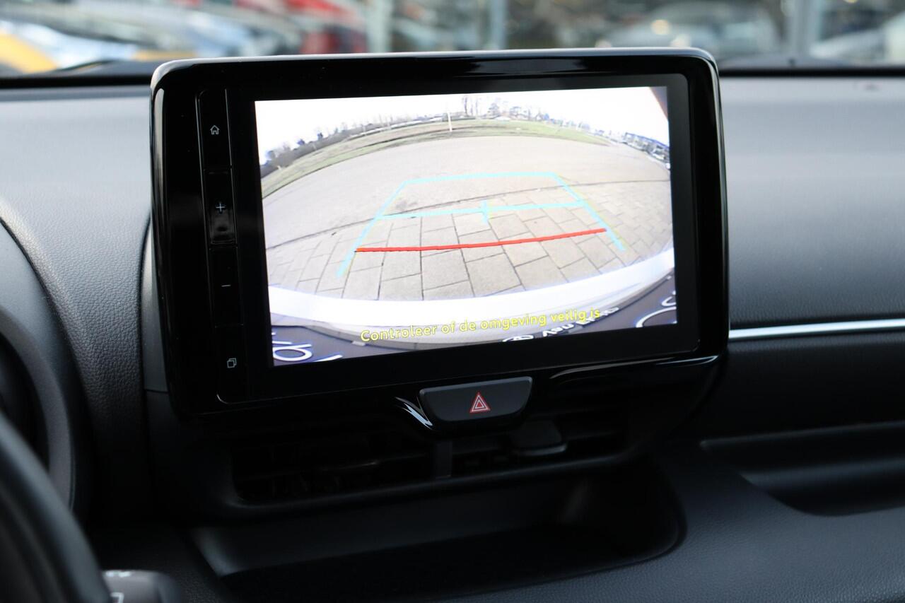 Toyota YARIS 1.5 Hybrid Dynamic Plus, Head Up Display Stoel en stuurverwarming, Apple Carplay, Android Auto.