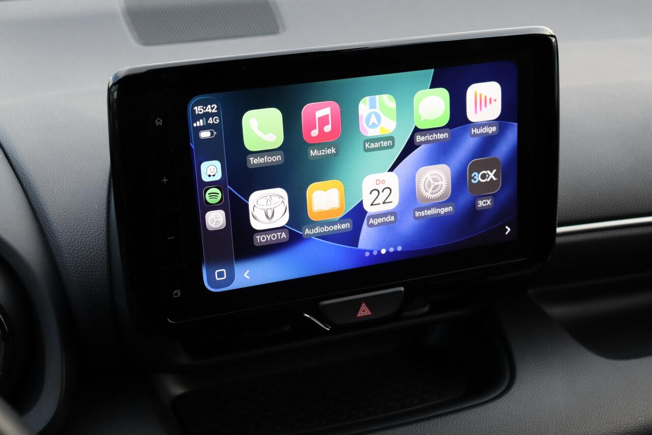 Toyota YARIS 1.5 Hybrid Dynamic Plus, Head Up Display Stoel en stuurverwarming, Apple Carplay, Android Auto.
