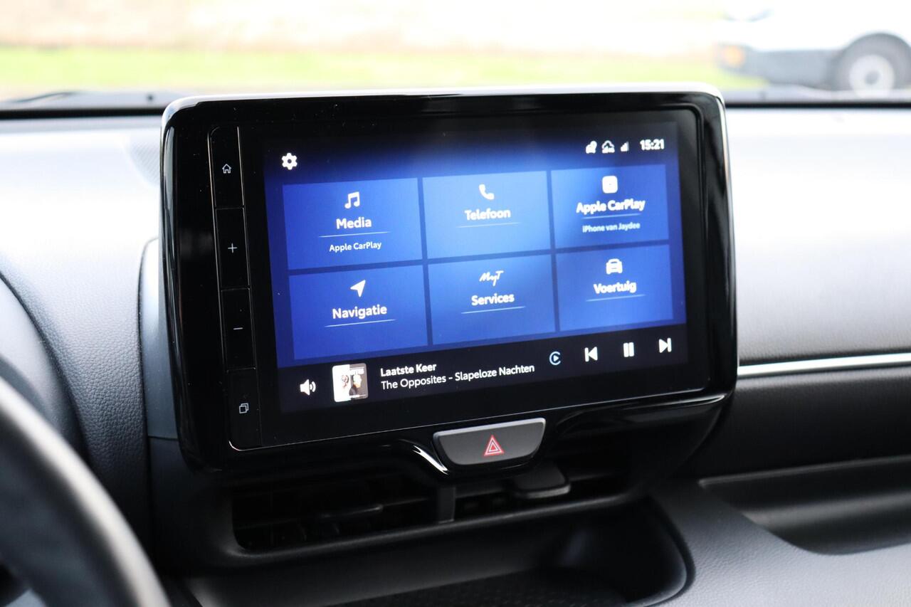 Toyota YARIS 1.5 Hybrid Dynamic Plus, Head Up Display Stoel en stuurverwarming, Apple Carplay, Android Auto.