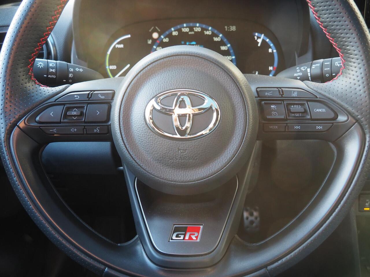 Toyota YARIS Cross 1.5 Hybrid GR Sport|Panoramadak|Navi|Carplay