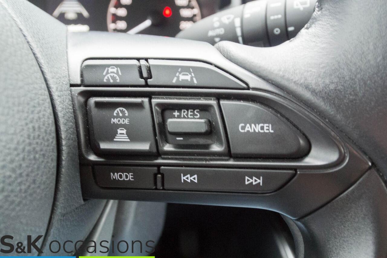 Toyota YARIS 1.5 Hybrid 115 Comfort Black Edition