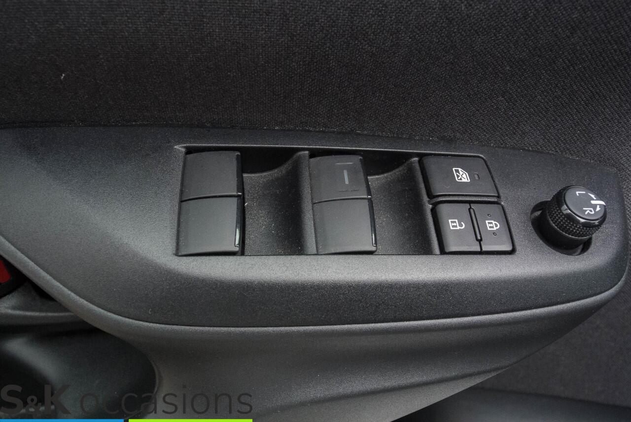 Toyota YARIS 1.5 Hybrid 115 Comfort Black Edition