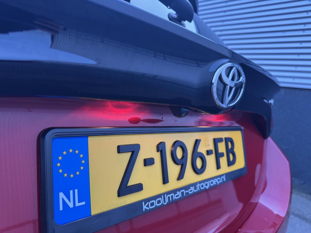 Toyota YARIS 1.5 Hybrid 115 First Edition 1e eign. NL-auto, LMV, LED, Navigatie, Achteruitrijcamera, Privacy glass, Smart Key