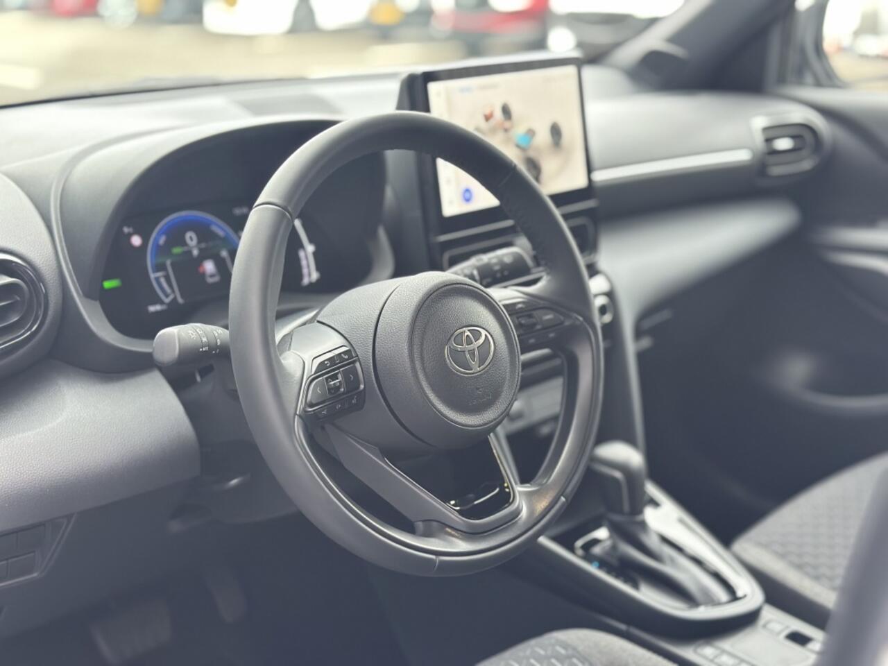 Toyota YARIS Cross 1.5 Hybrid 115 First 1e eigenaar / NL Auto / Trekhaak / Navi