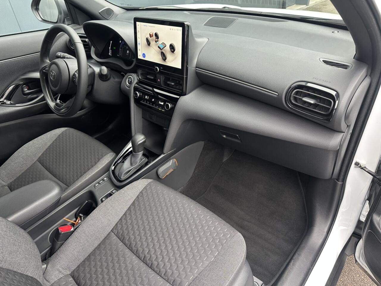 Toyota YARIS Cross 1.5 Hybrid 115 First 1e eigenaar / NL Auto / Trekhaak / Navi