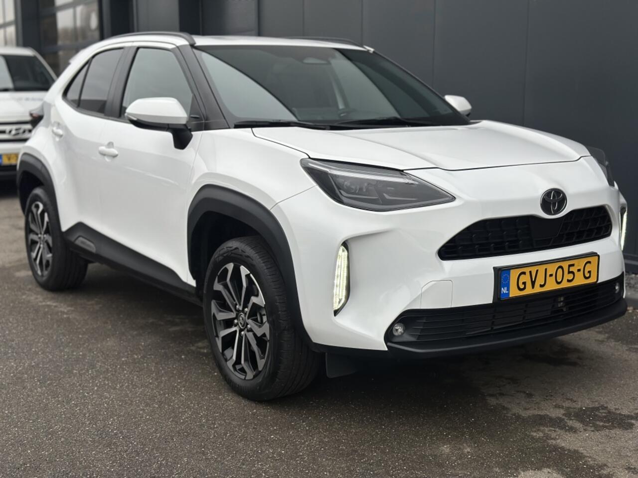 Toyota YARIS Cross 1.5 Hybrid 115 First 1e eigenaar / NL Auto / Trekhaak / Navi