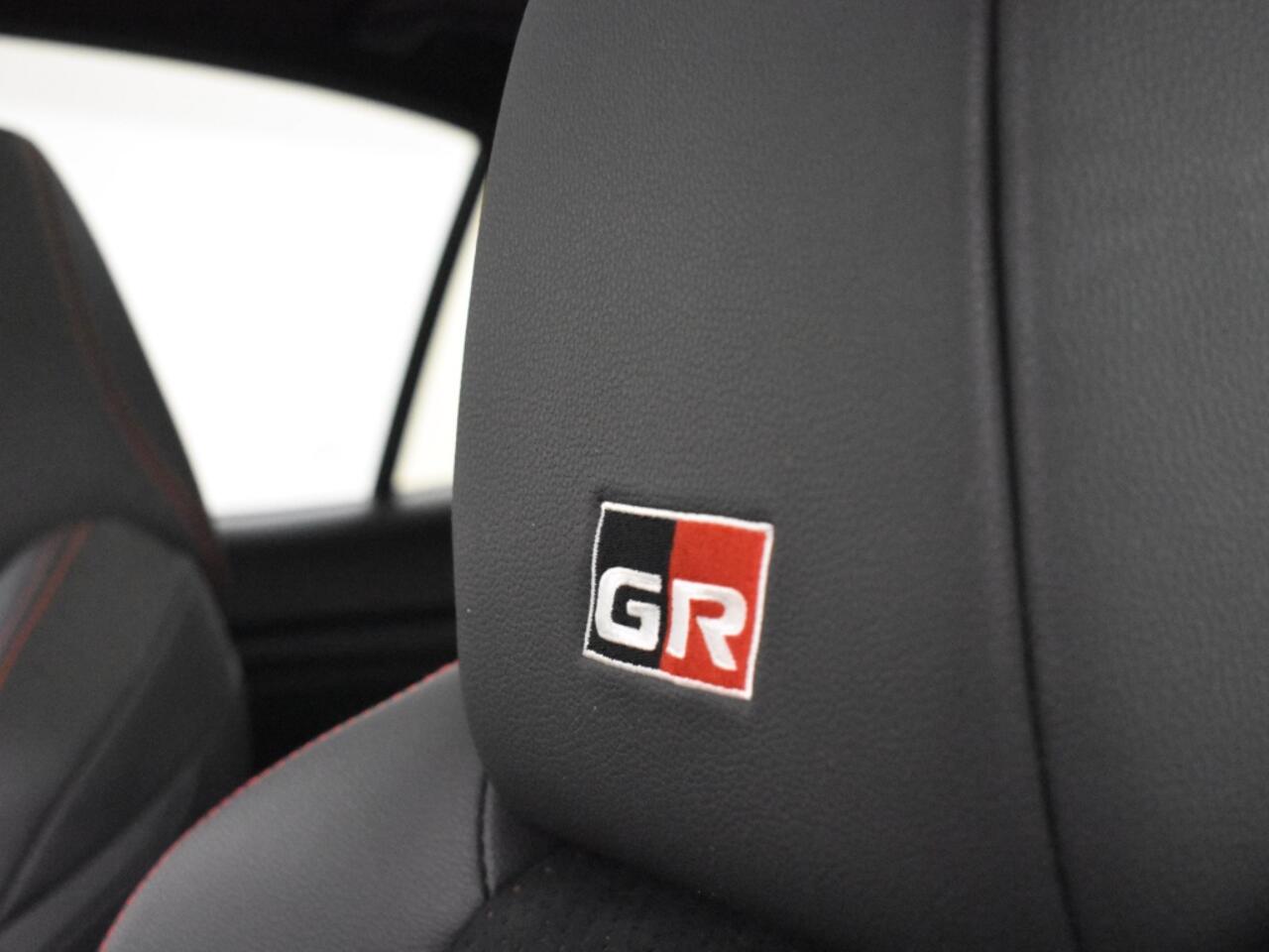 Toyota YARIS Cross 1.5 Hybrid GR Sport | Full options |