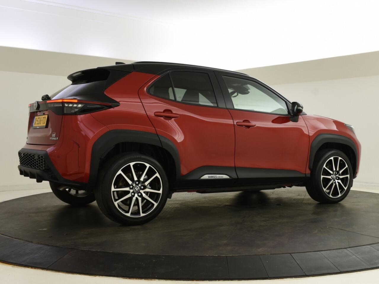 Toyota YARIS Cross 1.5 Hybrid GR Sport | Full options |