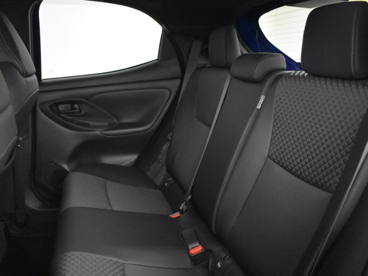 Toyota YARIS 1.5 Hybrid 130 Executive | JBL audio | Blind Spot |