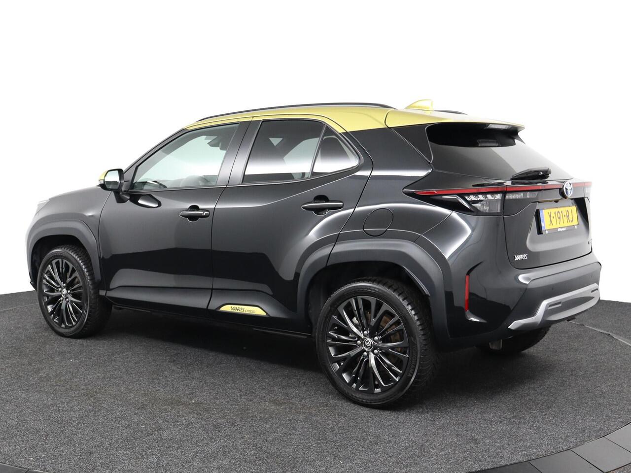 Toyota YARIS Cross 1.5 Hybrid Adventure | JBL | Stoel / Stuurverwarming | Head-up display |