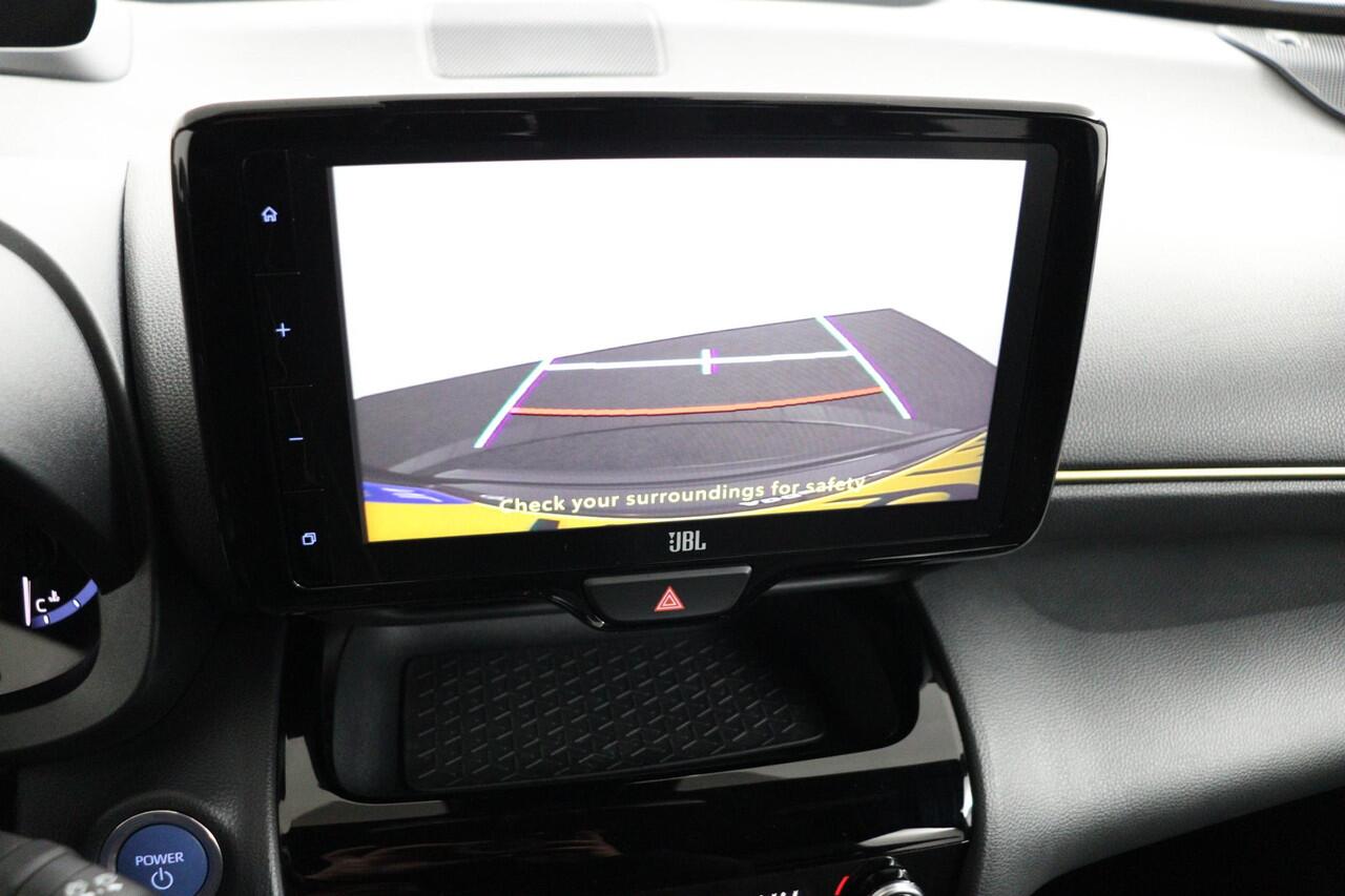 Toyota YARIS Cross 1.5 Hybrid Adventure | JBL | Stoel / Stuurverwarming | Head-up display |