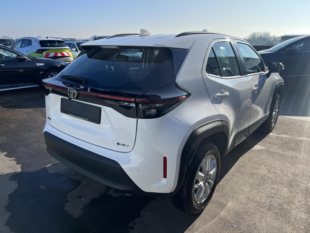 Toyota YARIS Cross 1.5 Hybrid Business Dynamic Android auto Navigatie, Parkeersensoren voor + achter, LMV, Apple Carplay en/of , Adaptieve cruise control