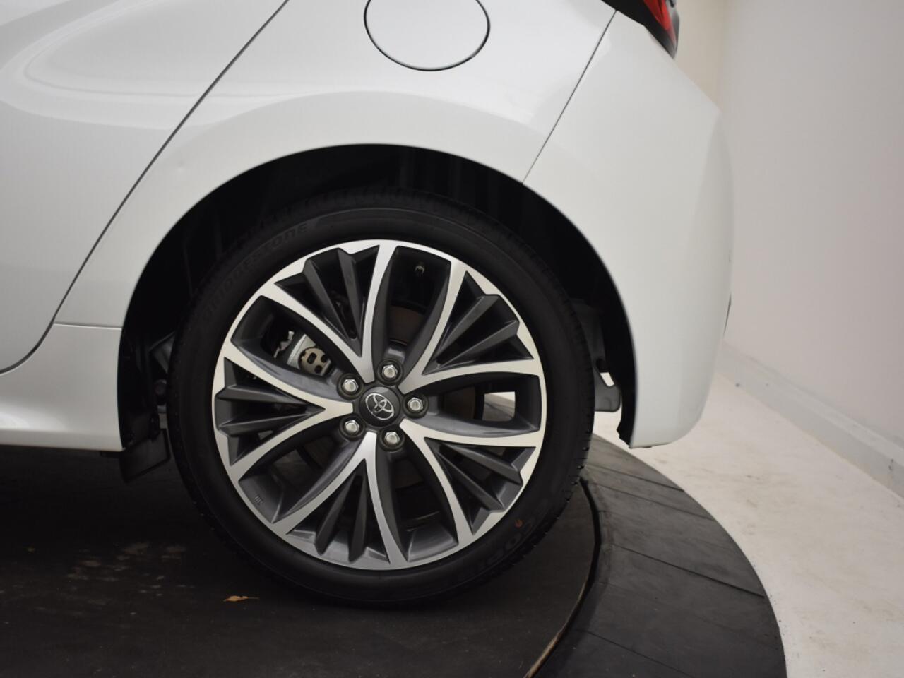 Toyota YARIS 1.5 Hybrid 130 Executive | JBL | PDC V+A | Head Up